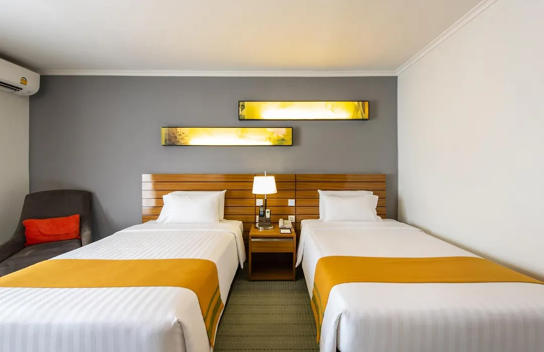 Maple Hotel-1